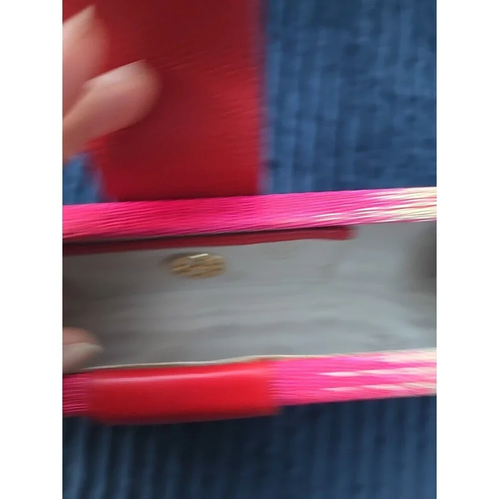 TORY  BURCH  Straw Clutch Tan/pink/red
